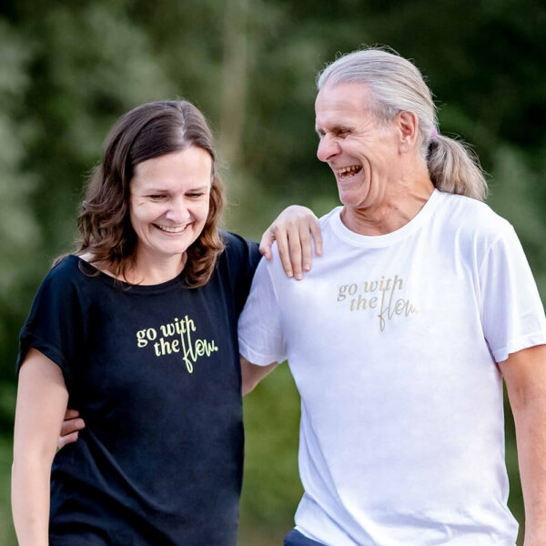"go with the flow" <br>Shirt (Damen/Herren)